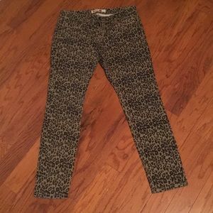 Leopard jeans size 10. Very fashionable!!